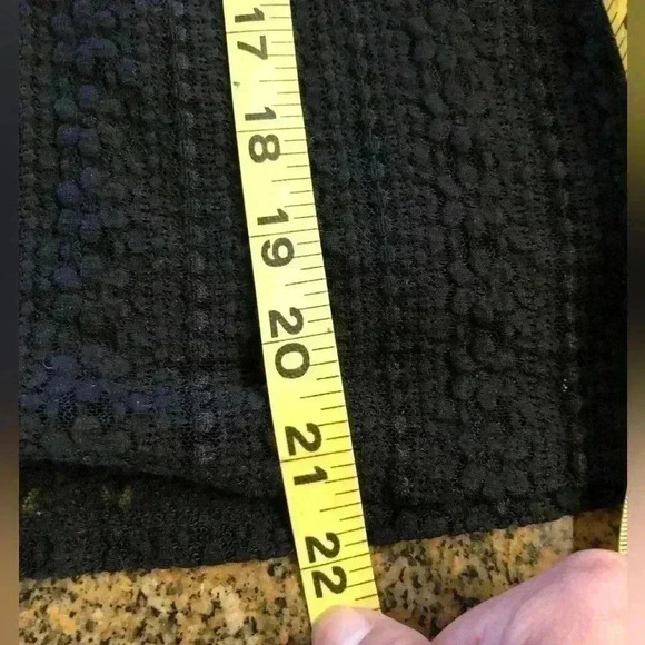 Iris black lace front ruffle key hole blouse top women medium - Picture 7 of 10